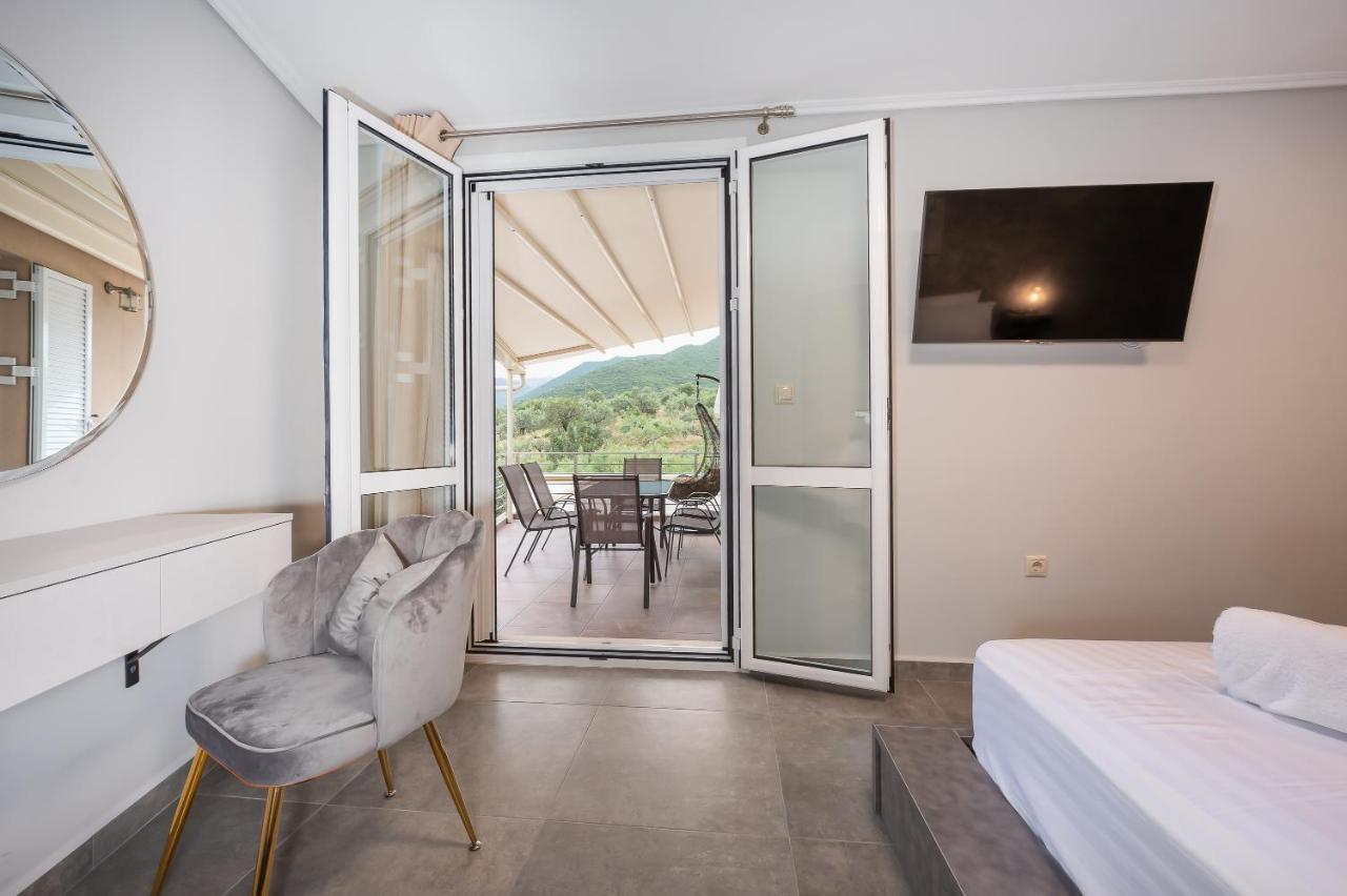 Nikole'S Villas Luxury 180M2 Tiros Exterior photo